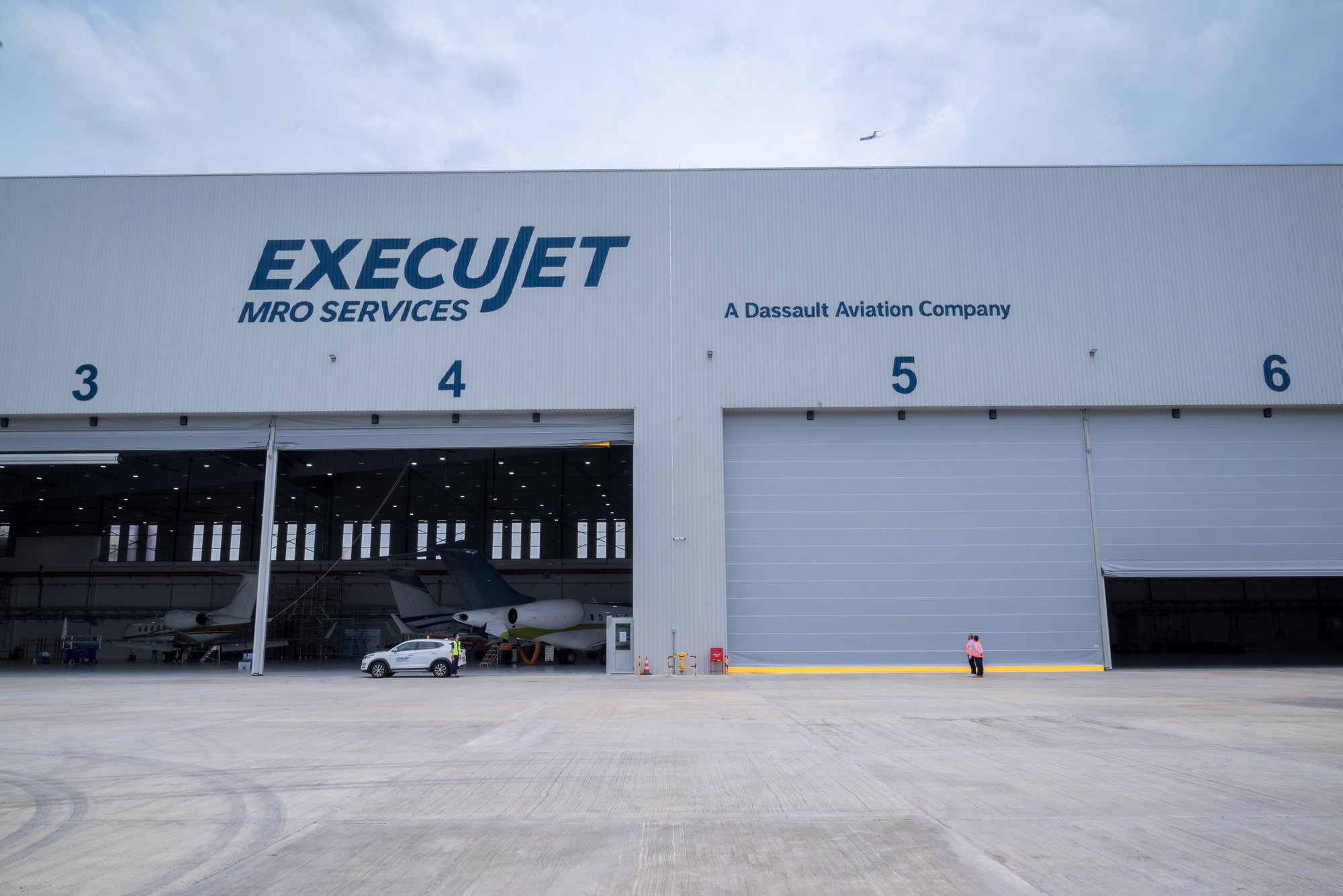 Champion Door aircraft hangar door Execujet