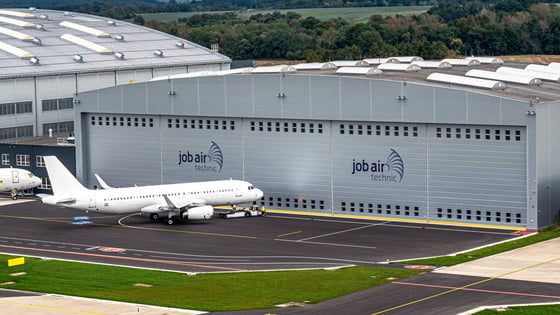 4915 Job Air Technic, CZ NK4-Hangar 5 021_B