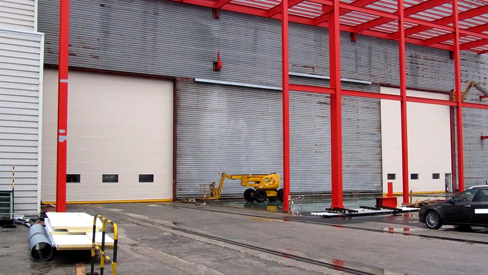 Fabric fol-up doors