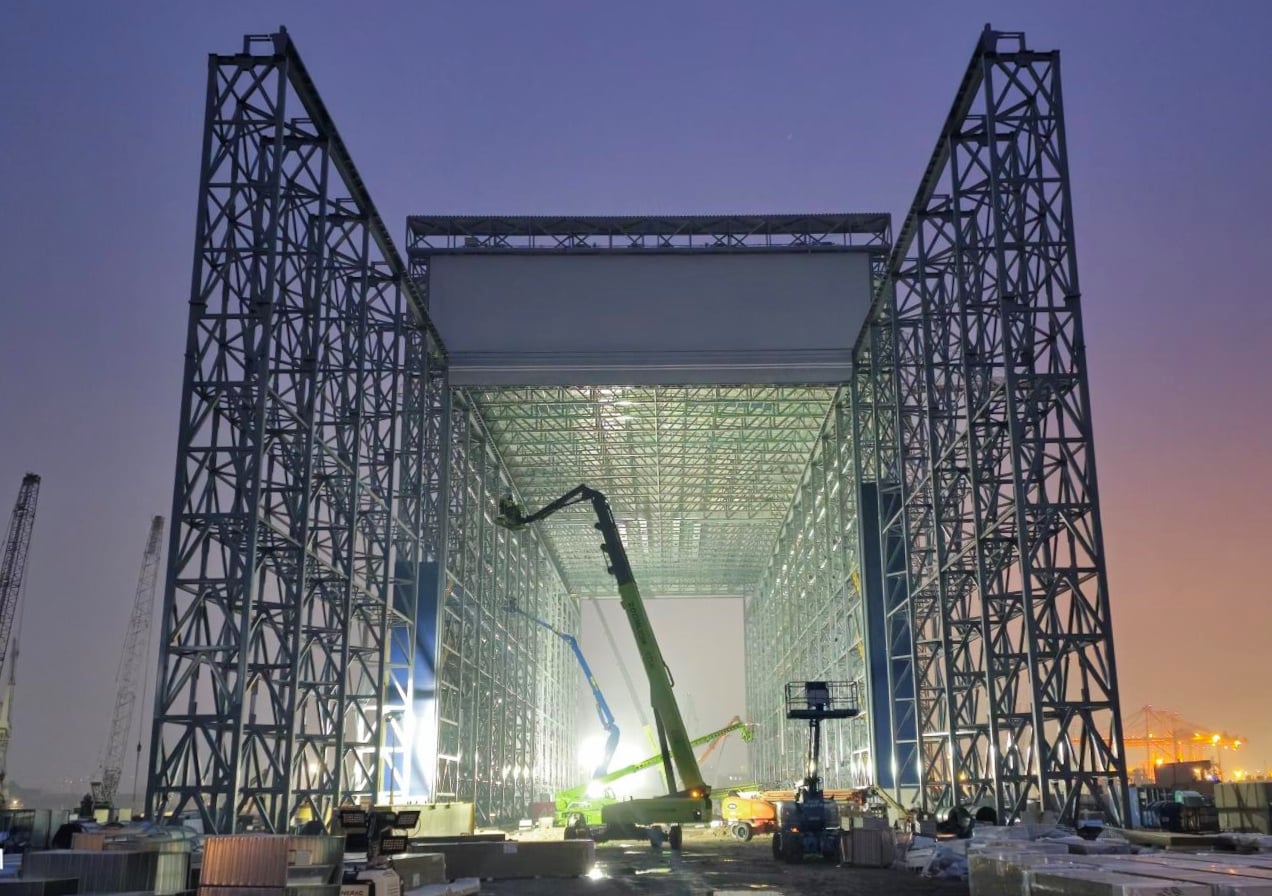 Craneway door
